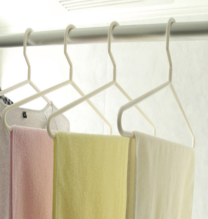 Bathing-wash room.  [Bathroom heating ventilation dryer (electric)] In addition to the rain of the day or night of the clothing drying function, It has adopted a ventilation dryer with pre-heating function to warm in advance the cold season in the bathroom. (image)