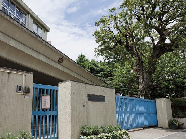 Surrounding environment. Ward Sekiguchi Utenamachi elementary school (2-minute walk / About 100m)