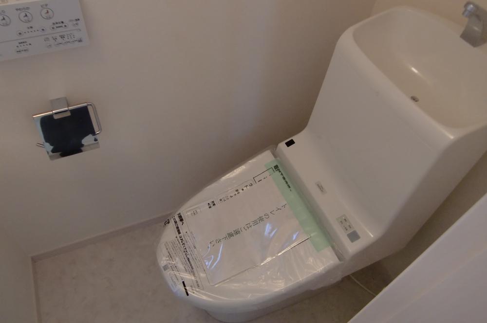 Other. Shower toilet (May 2013) Shooting