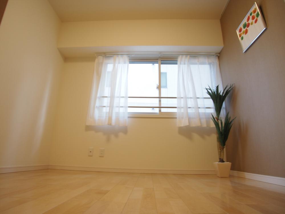 Non-living room. Indoor (11 May 2013) Shooting