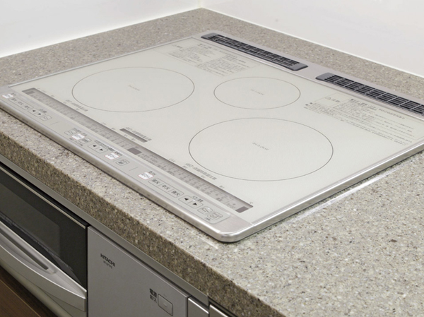 Kitchen.  [IH cooking heater] Good thermal efficiency, Cooking is standard equipped with an IH cooking heater that enables smoothly. Kitchen around a comfortable because it does not use fire, It is safe for children.  ※ Following publication of the amenities are all (same specifications)