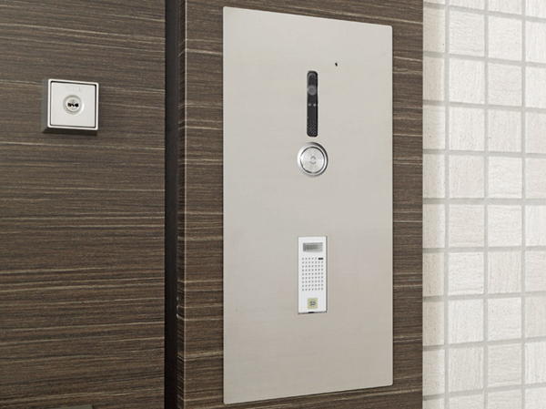 Security.  [Dwelling unit entrance before the camera] Before dwelling unit entrance when there is a visitor, Appearance of the visitors who are in the front door you can see in the video and audio. (Same specifications)