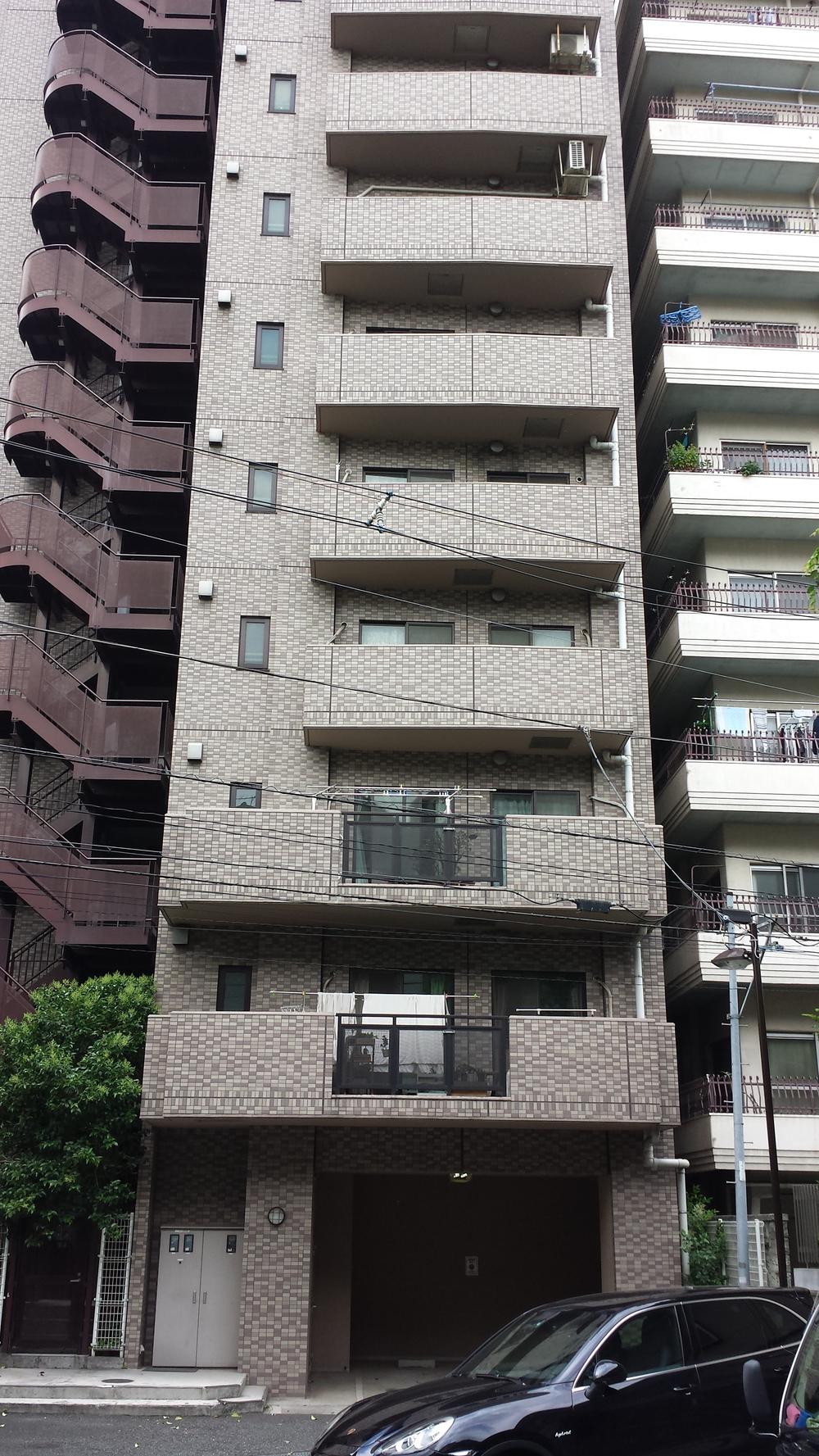 Local appearance photo. Local (09 May 2013) Shooting