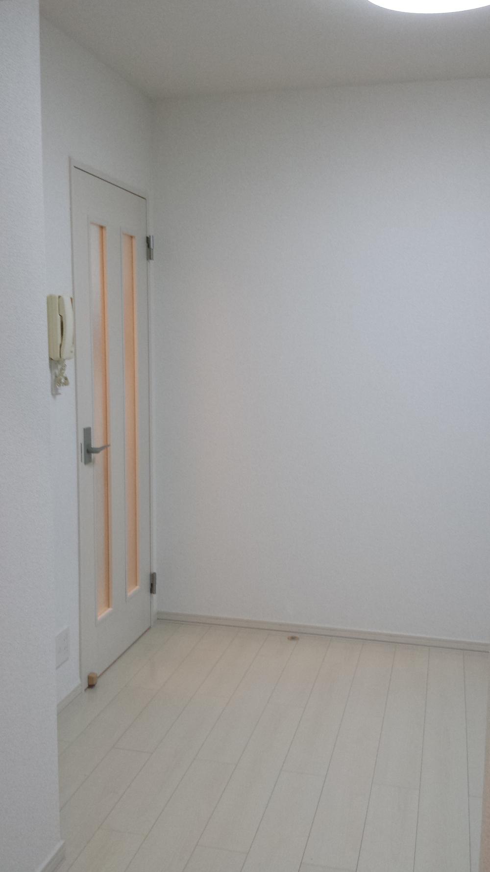 Living. Local (10 May 2013) Shooting