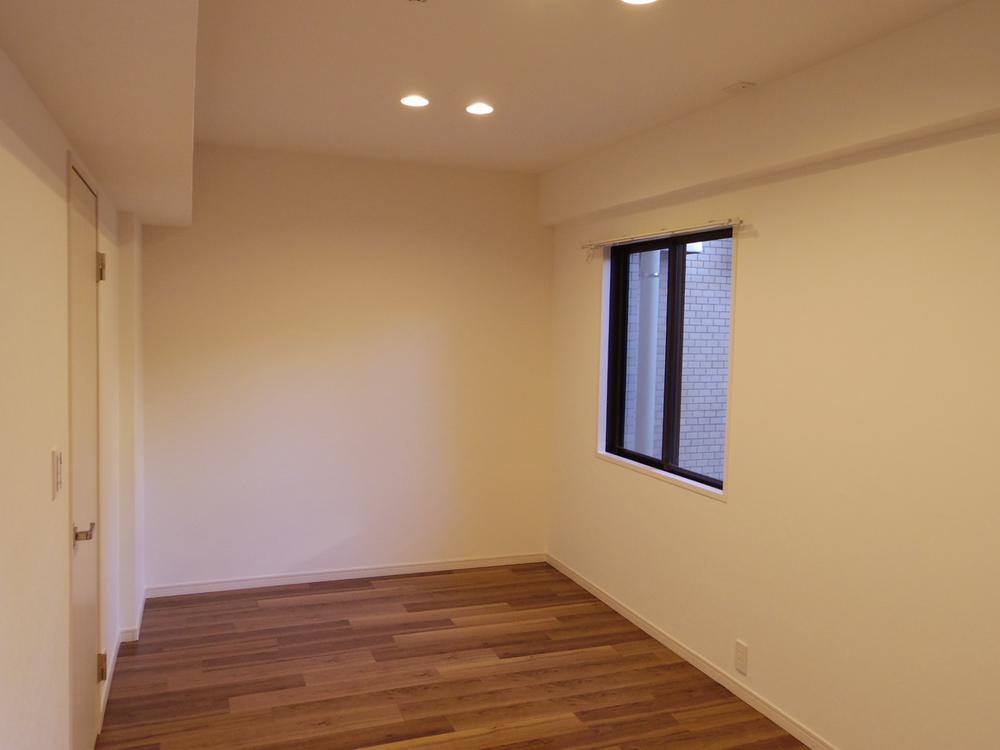 Non-living room. Indoor (11 May 2013) Shooting