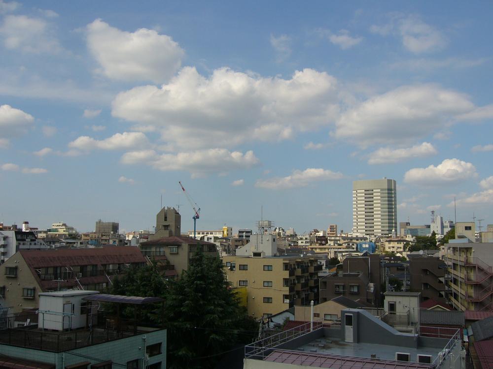 View photos from the dwelling unit. View from the site (November 2013) Shooting