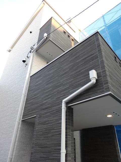 Local appearance photo. Local (12 May 2013) Shooting