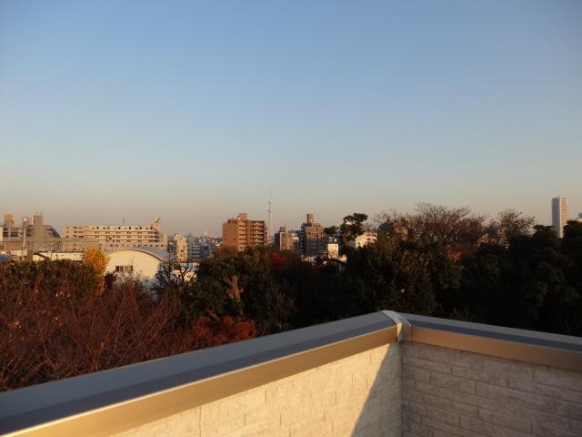 View photos from the dwelling unit. View from the site (December 2013) Shooting