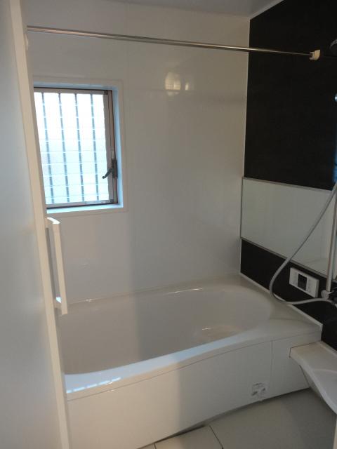 Bathroom. Indoor (12 May 2013) Shooting