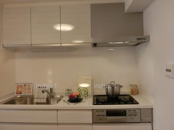 Kitchen. Hakadori you dishes in the 3-burner stove in the water purifier!