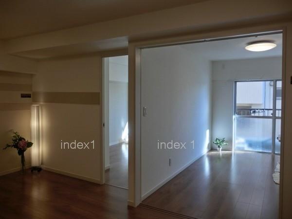 Non-living room. Guests can relax in the room quiet!