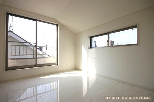 Non-living room. 5 Building room