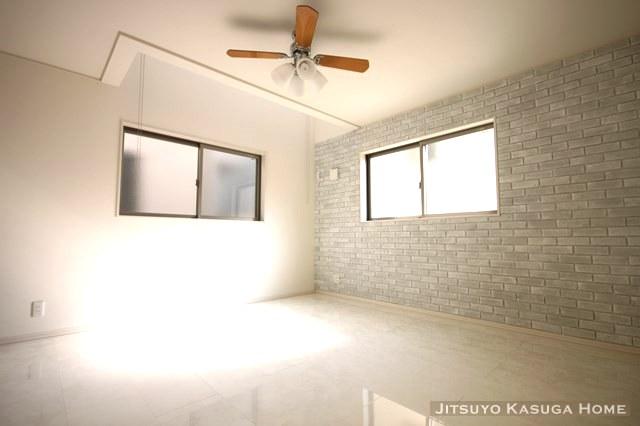 Living. 5 Building room