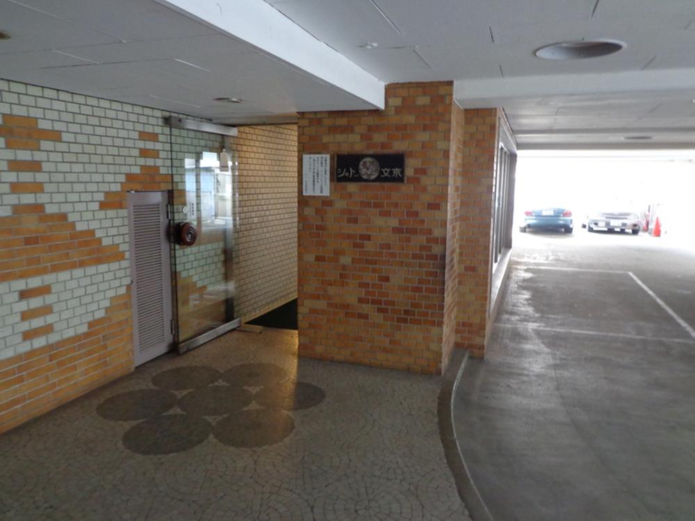 Local appearance photo. Even is possible your visit on weekdays ☆ Please feel free to contact us please visit on the day