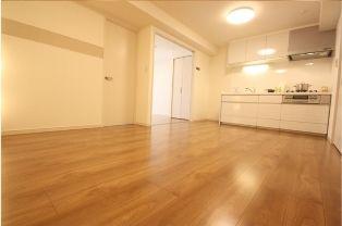 Living. ~ 12 / 20 interior was completed ~  Please have a look the reborn room.