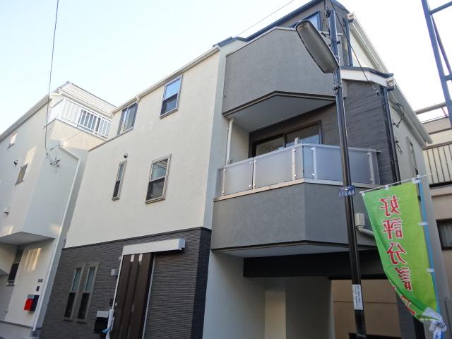 Local appearance photo. Local (12 May 2013) Shooting