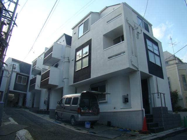 Local appearance photo. Local (11 May 2013) Shooting