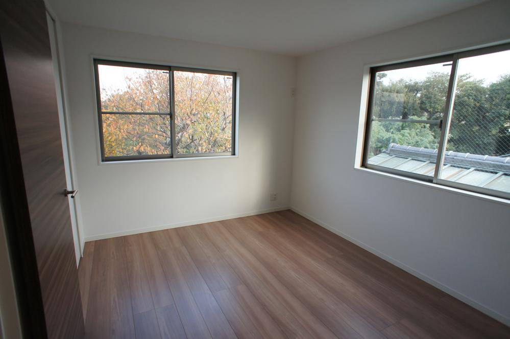 Non-living room. Indoor (11 May 2013) Shooting