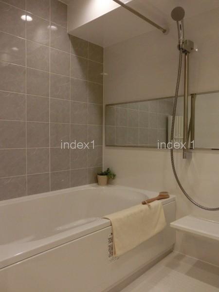 Bathroom. Convenient reheating ・ With bathroom dryer!