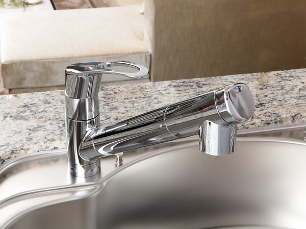 Kitchen.  [One-touch faucet with a water purifier] Water purifier built-in shower faucet that delicious and safe water can be used at any time. Since pulled out of the head is also useful for cleaning the sink.