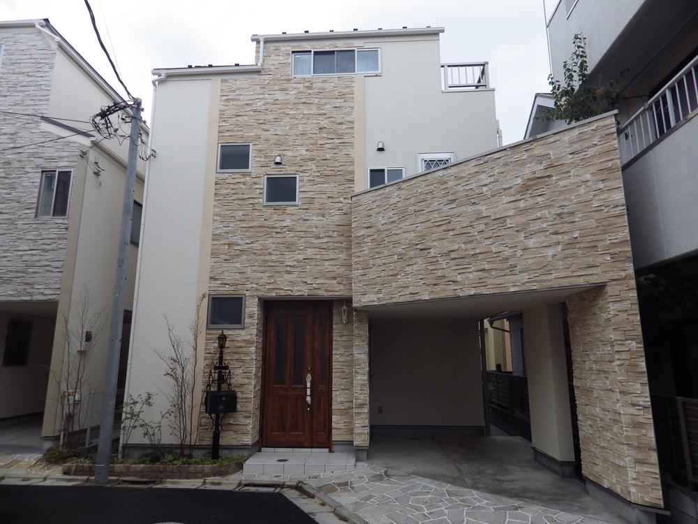 Local appearance photo. (December 2013 shooting) 5 Building