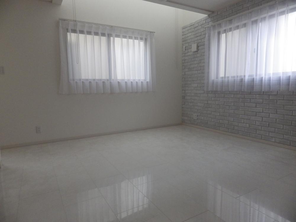 Living. Living-dining (12 May 2013) Shooting