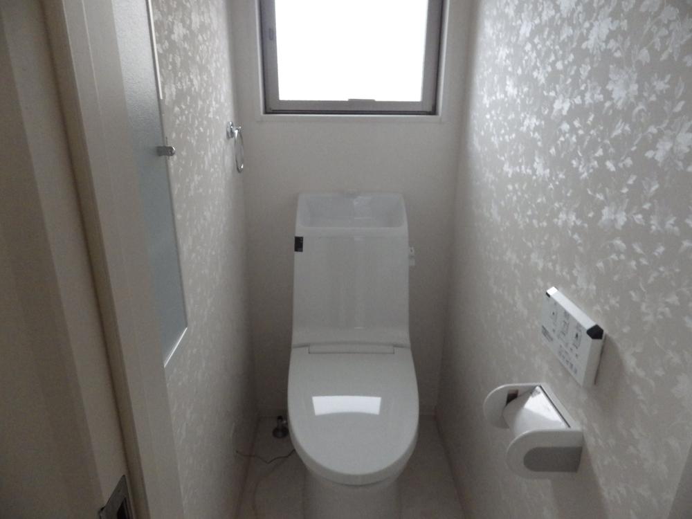 Toilet. Toilet (December 2013) Shooting