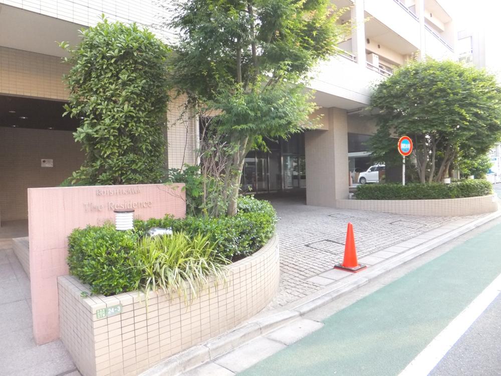 Entrance. Common areas