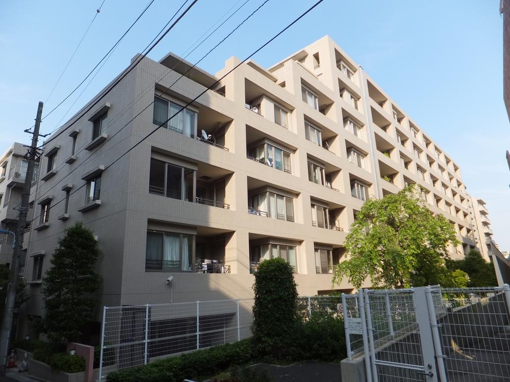 Local appearance photo. Local (12 May 2013) Shooting