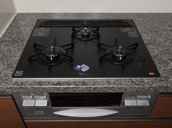 Kitchen.  [Rack Lina] Coated with Teflon Platinum on aluminum top plate of the stove. Difficult dirt cake, A simple care of just wipe quickly, It is always clean.
