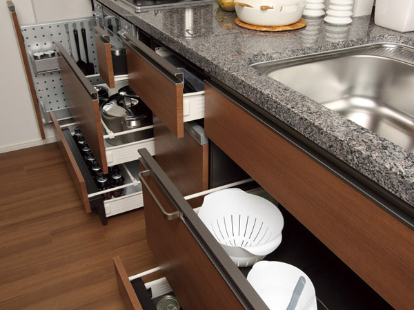 Kitchen.  [Soft-close function with slide storage] To slide housed, It has adopted a soft-close function of rails that can slowly and quietly opening and closing.