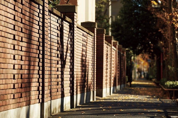 Local neighborhood streets (about 150m ・ A 2-minute walk)
