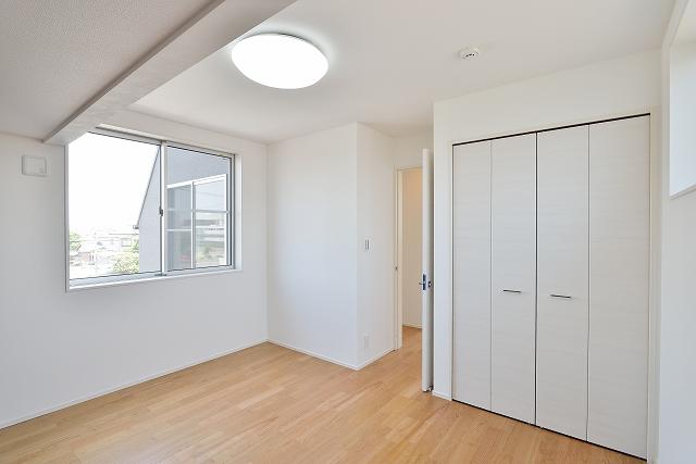 Same specifications photos (Other introspection). Western-style construction cases