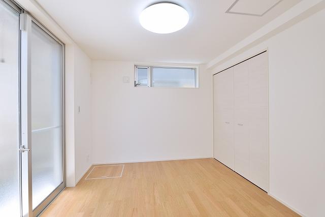 Same specifications photos (Other introspection). Western-style construction cases