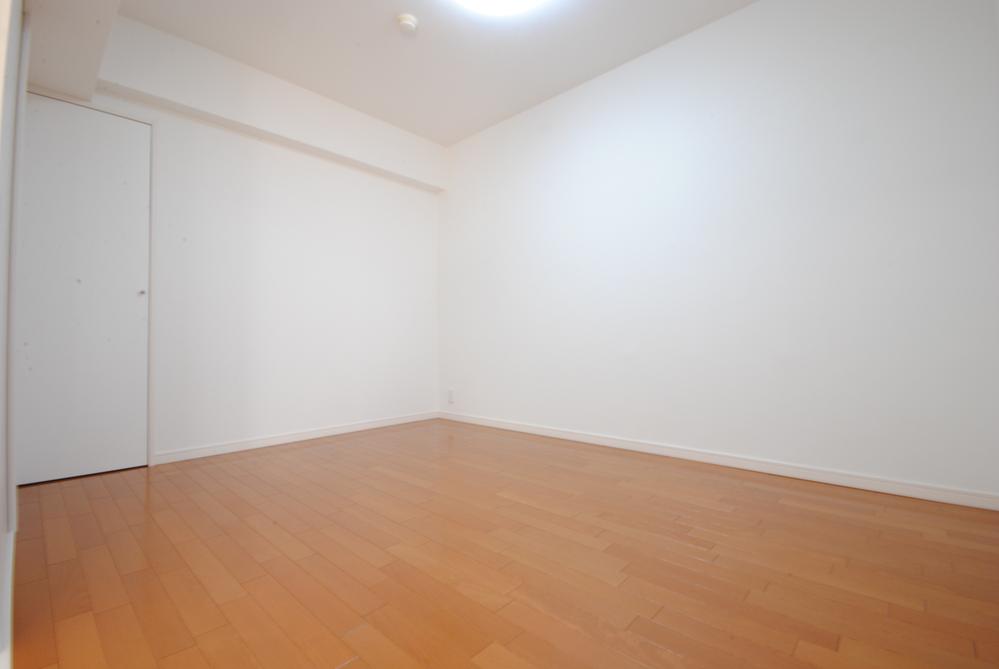 Non-living room. Indoor (11 May 2013) Shooting