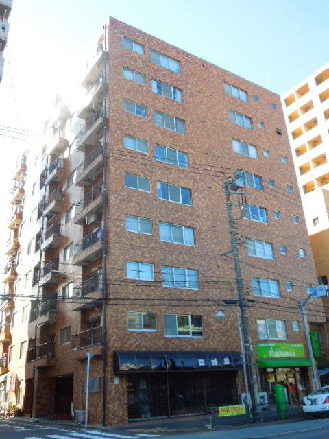 Local appearance photo. Local (12 May 2013) Shooting