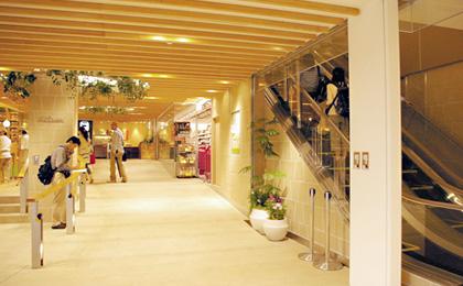 Shopping centre. Until Atorevi Tabata 1027m