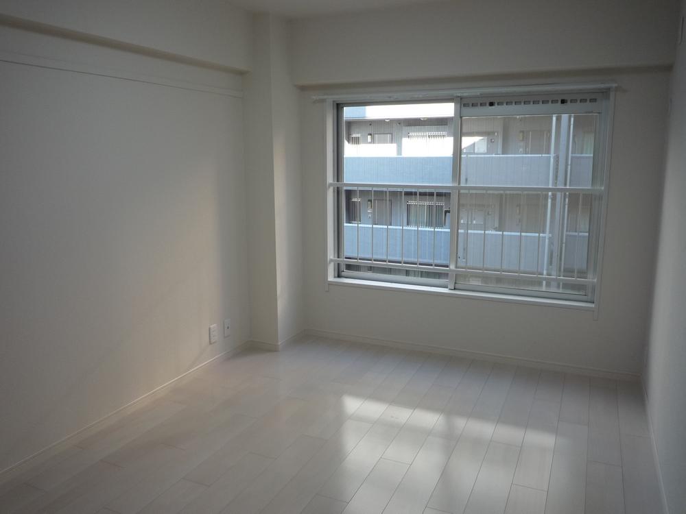 Living. Seller selling other property construction photo