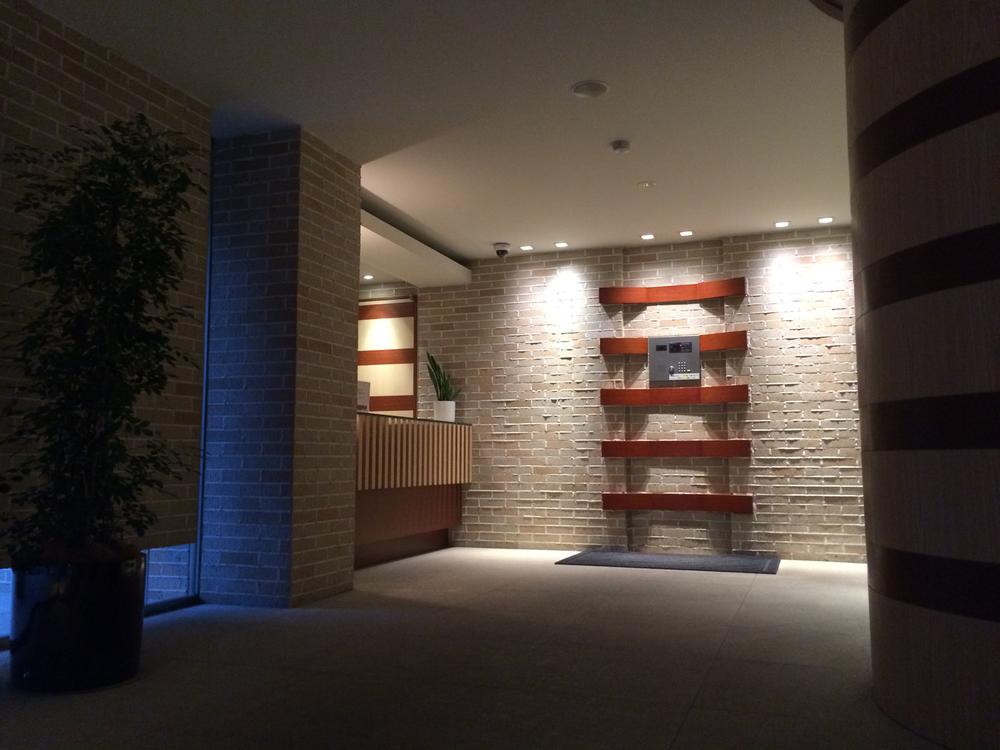 Entrance. Common areas