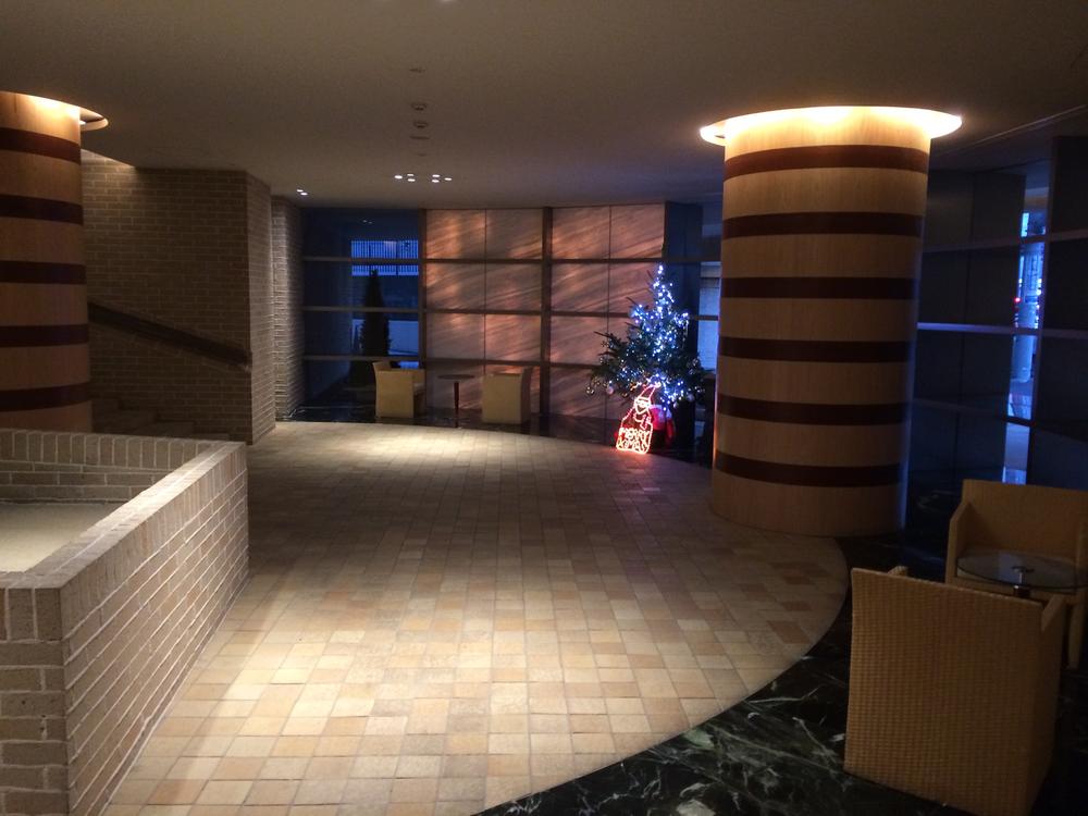 Entrance. Common areas