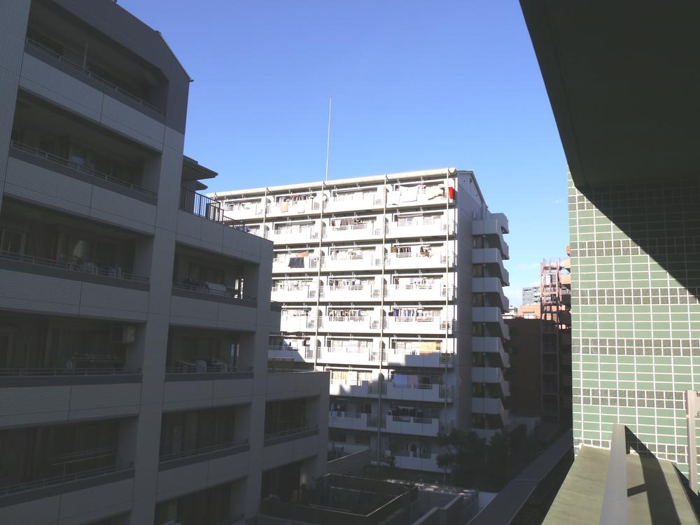 View photos from the dwelling unit. Local (12 May 2013) Shooting