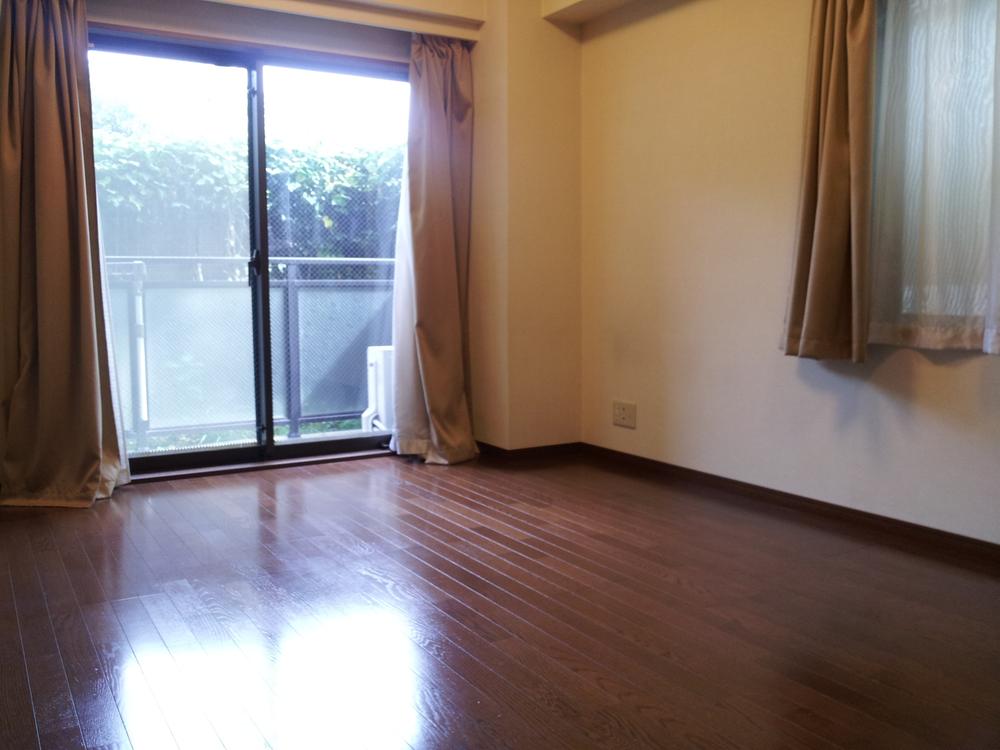 Living. Indoor (10 May 2013) Shooting