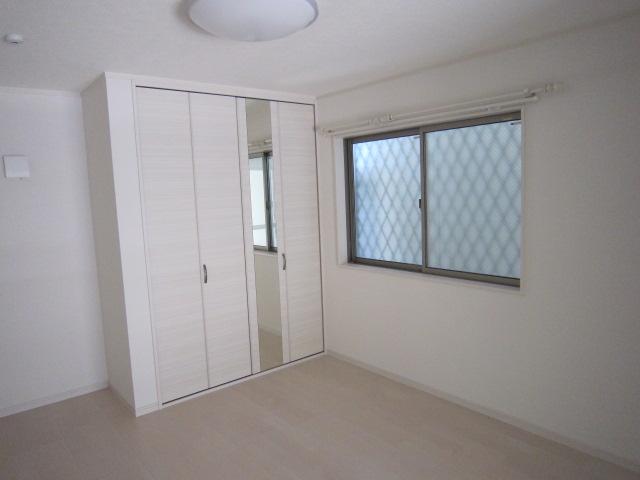 Streets around. Western-style 7.55 Pledge! Storage space is also available bright rooms!