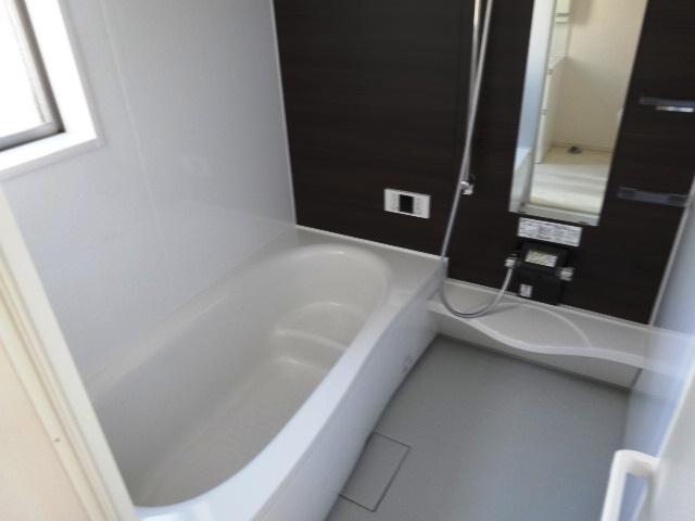 Bathroom. Indoor 5 Building (September 2013) Shooting