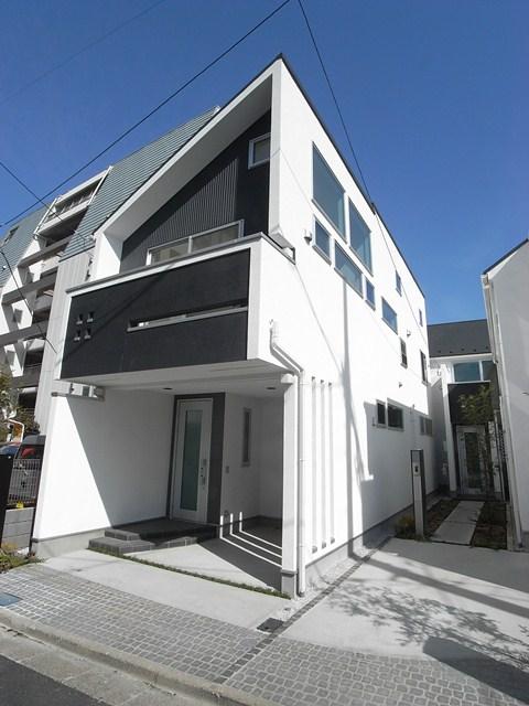 Building plan example (exterior photos). The company appearance construction cases