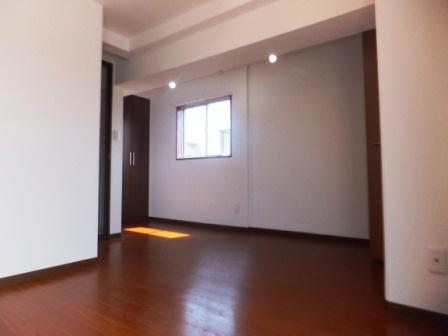 Non-living room. Indoor (July 2013) Shooting