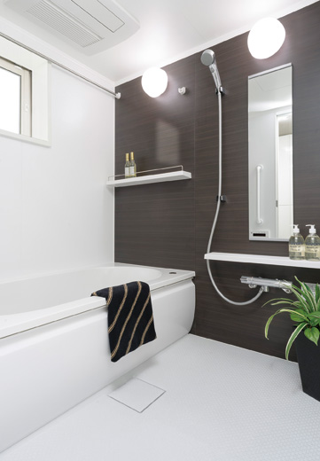 Bathing-wash room.  [bathroom] Adopted Karari floor in the bathroom. By engraved on the floor surface pattern breaks the surface tension of the water, To achieve a reliable drainage.