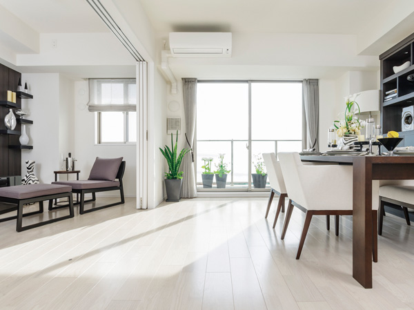 Interior.  [2LDK type / living ・ dining] Trappings of life scene in colorful, Flexible living space.