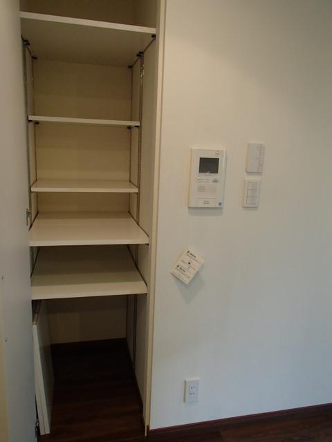 Receipt. Room (August 2013) Shooting