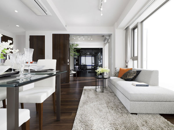 Living.  [Living-dining] Facilities of concept room (sample room), the same property and the same grade ・ You can check the specifications.  ※ The actual room of different shapes.